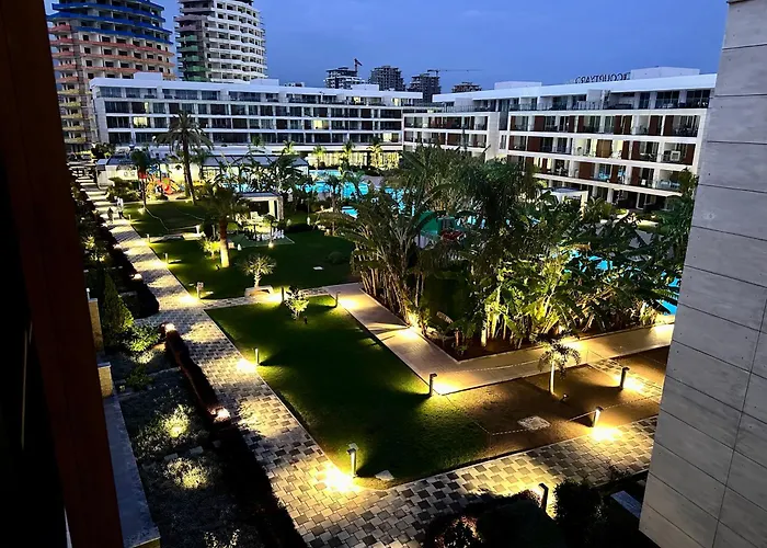 Holiday Courtyard Longbeach *