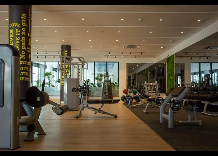 Holiday Courtyard Longbeach Apartament *