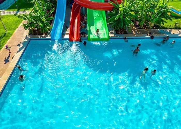 Holiday Courtyard Longbeach Apartament *