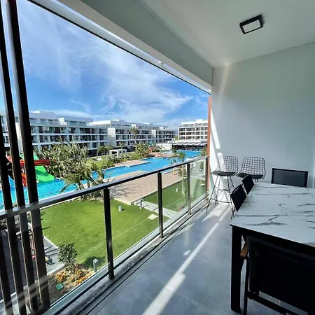 Holiday Courtyard Longbeach *