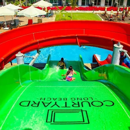 Holiday Courtyard Longbeach