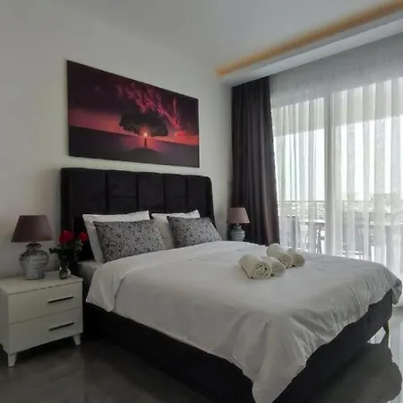 Holiday Courtyard Longbeach * Iskele District (Northern Cyprus)