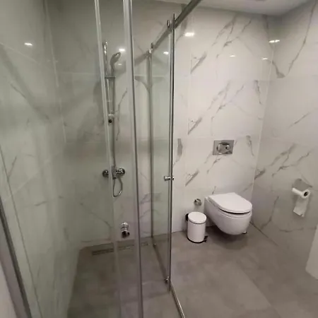 Holiday Courtyard Longbeach Apartment