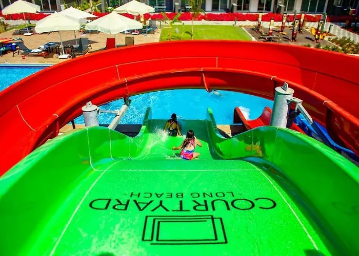 Holiday Courtyard Longbeach