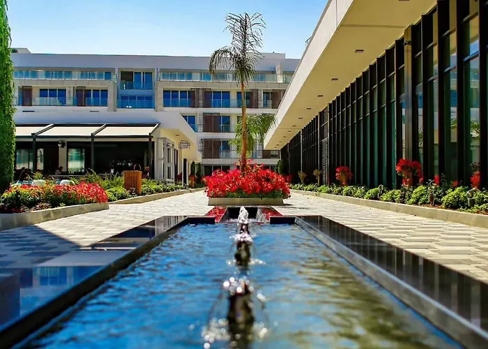 Holiday Courtyard Longbeach *